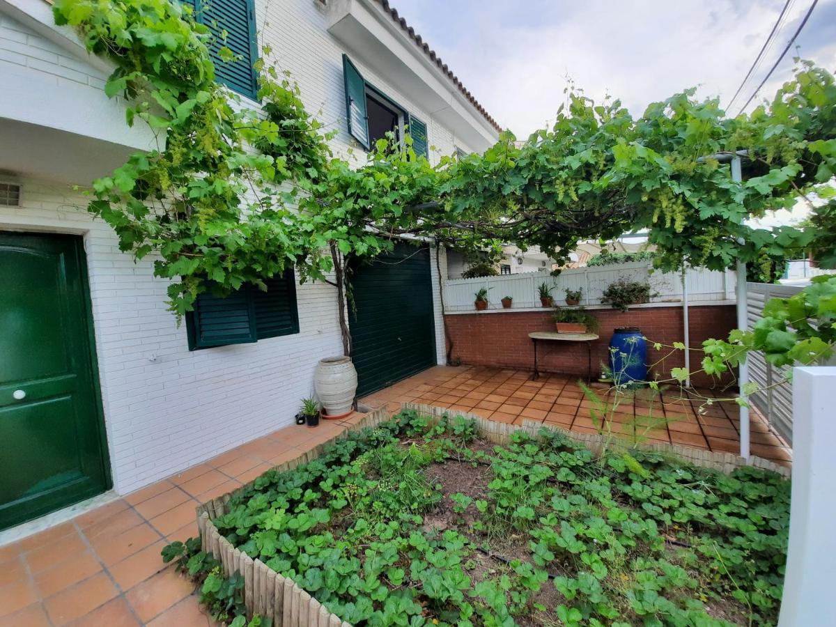 Cosy House With Garden Infront Of The Sea Apartment Creixell Exterior foto