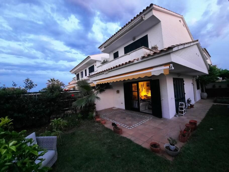 Cosy House With Garden Infront Of The Sea Apartment Creixell Exterior foto